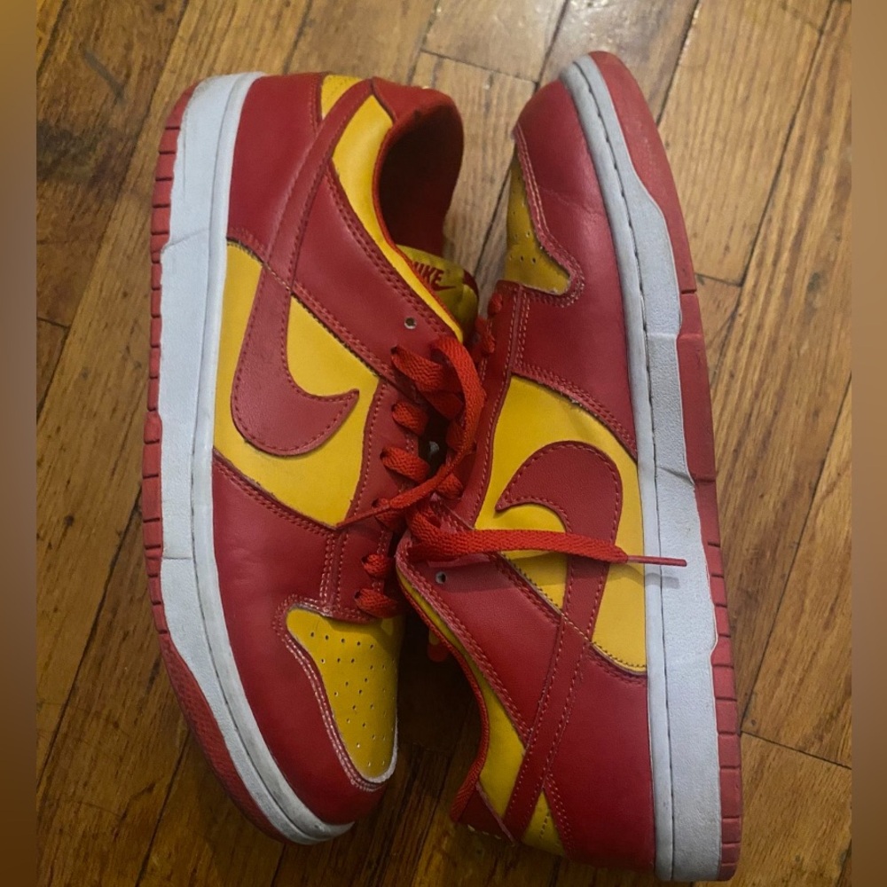 Nike dunks USC size 11